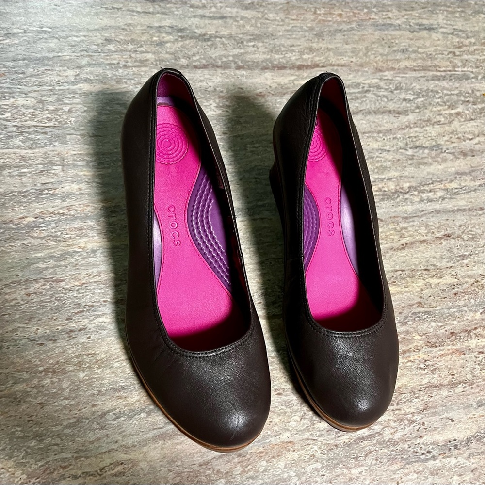 wedge crocs with fur